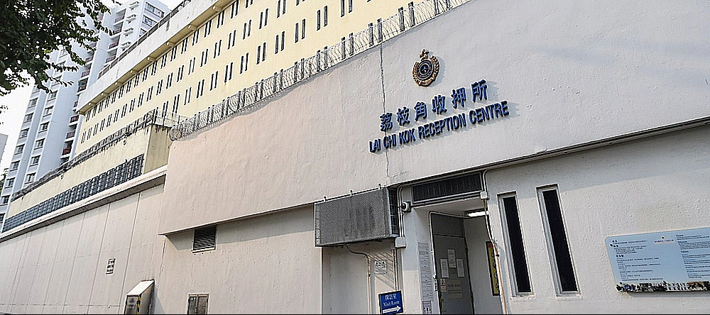 老野伸手摸人地個波被拉
