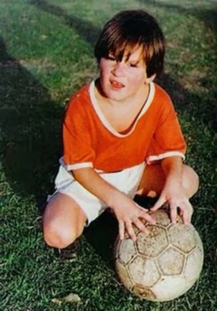 利安奴·美斯( Lionel Messi )的奮鬥史:從羅薩里奧小男孩到足球傳奇